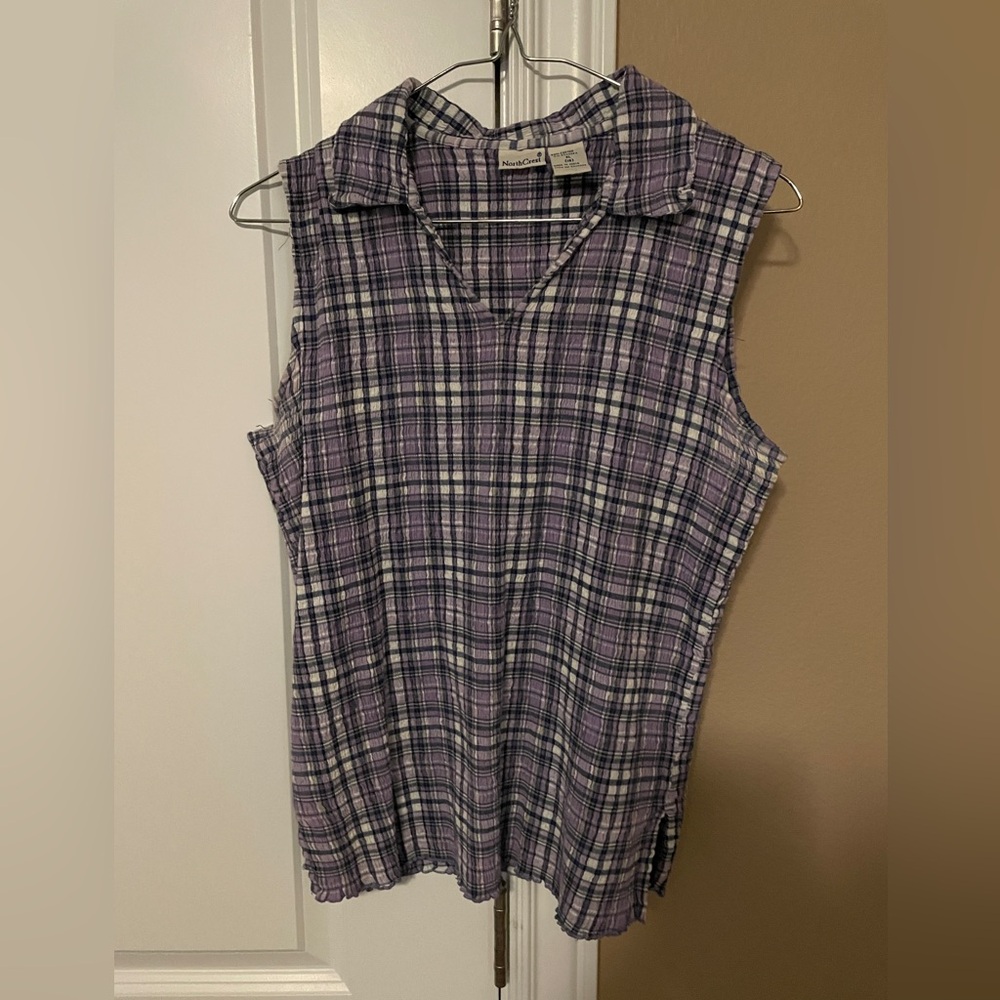 Northcrest Ladies XL purple and white gingham sleeveless collared top.  V-neck.